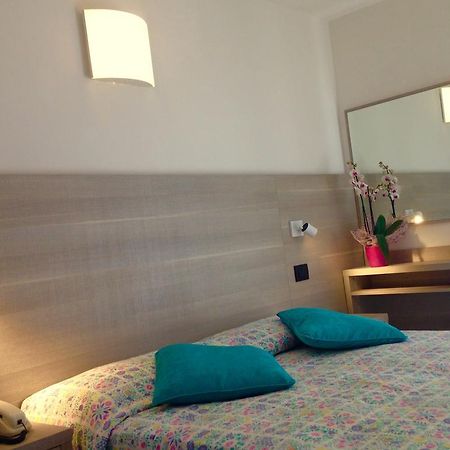 Hotel Daniela ริมินี ภายนอก รูปภาพ
