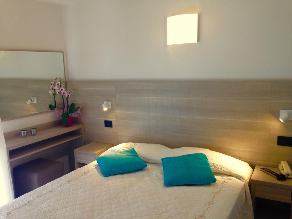 Hotel Daniela ริมินี ภายนอก รูปภาพ